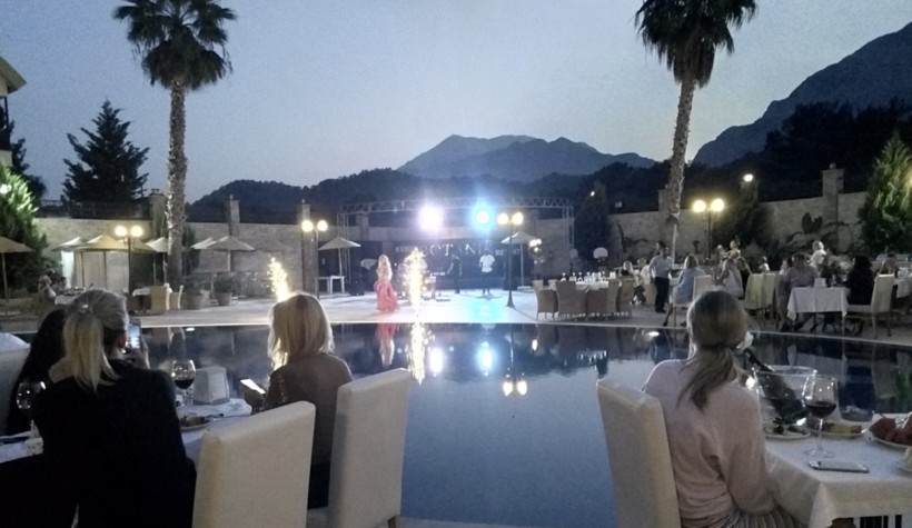 Шоу в Kemer Botanik Resort